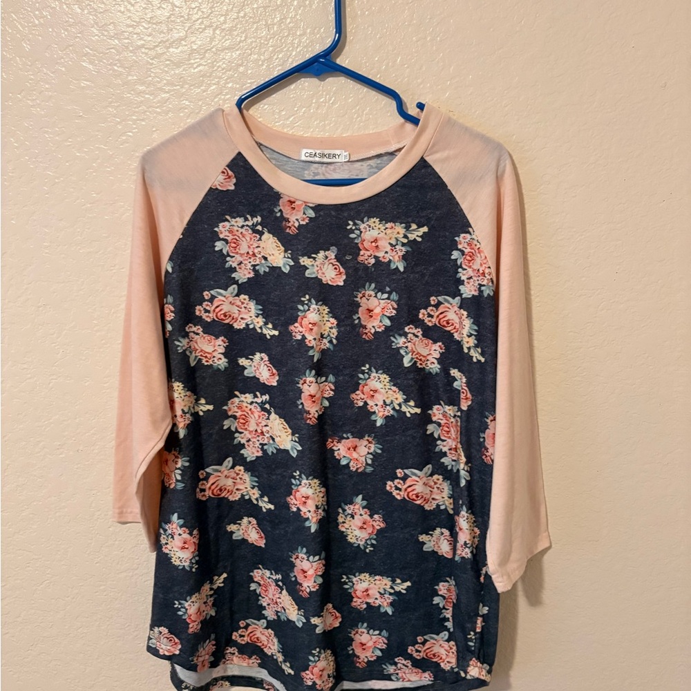 Ceasikery Floral Raglan 3/4 Sleeve Tee - Navy & Blush